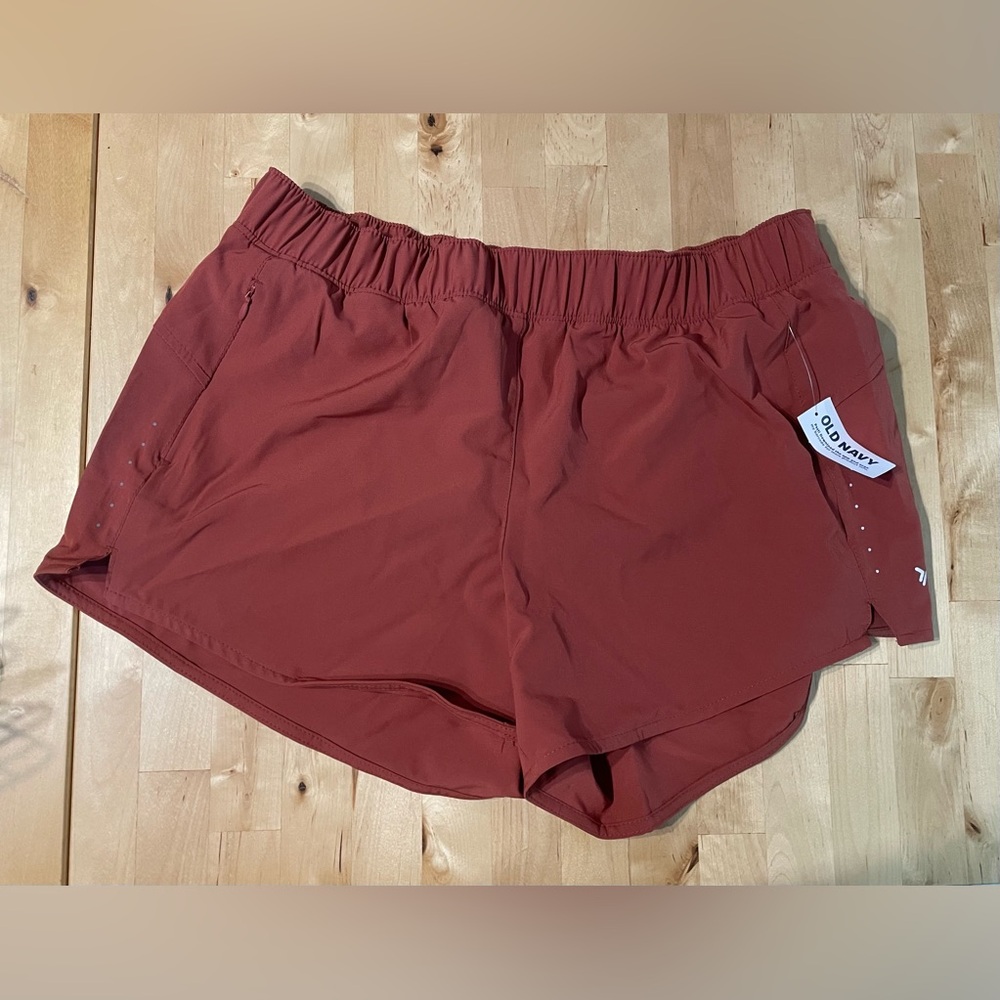 NWT - Old Navy Mid-Rise StretchTech Run Shorts